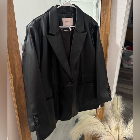BNWT BCBG Notch Collar Vegan Leather Blazer Jacket/Coat - Picture 5 of 8